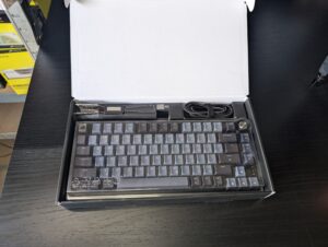 corsair k65 plus wireless, mlx red, qwerty us