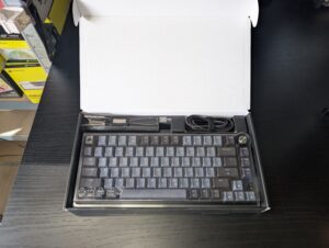 corsair k65 plus wireless, mlx red, qwerty us